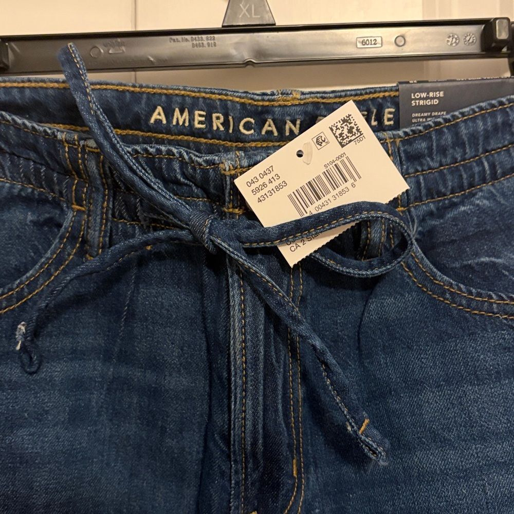American Eagle Dreamy Drape Ultra Wide Leg Low Rise Jeans Size 2 NWT - Picture 3 of 5
